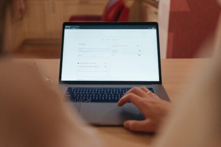 Najczęstsze problemy techniczne spowalniające sklep internetowy